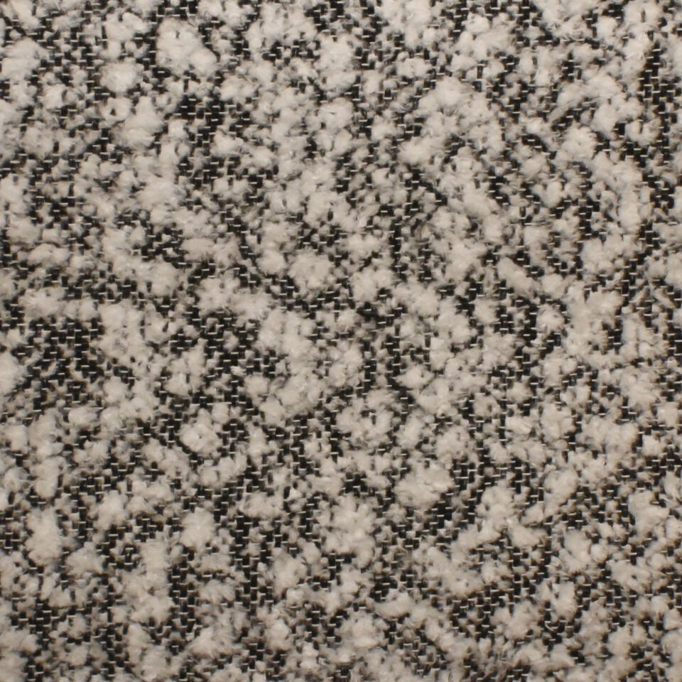 VO25